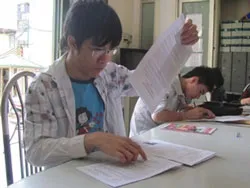 Đăng ký dự thi đại học, cao đẳng 2011: Trường gần nhà hút thí sinh