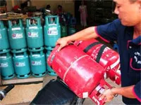 Giá gas tháng 5/2011 tăng lần thứ hai thêm 4.000 đ lên 382.000 đ/bình 12kg