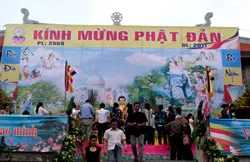 Đại lễ Phật Đản 2011 - Phật Lịch 2.555 tại TPHCM: Long trọng và trang nghiêm