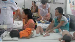 TS.BS Lê Trường Giang: Phòng ngừa bệnh tay chân miệng cho trẻ- phải vệ sinh hàng ngày