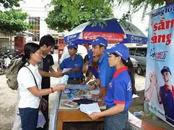 Tiếp sức mùa thi năm 2011: “Hãy tự tin, chúng tôi đi cùng bạn”