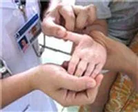 TPHCM: Khẩn trương dập dịch tay chân miệng và phòng bệnh sốt xuất huyết