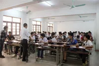 Đợt 1 thi ĐH-CĐ: đình chỉ 4 cán bộ coi thi