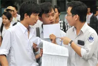 Thí sinh dự thi ngày đầu tiên đợt 2
