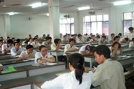 Kết thúc ngày thi đầu tiên của đợt 2: Thí sinh vi phạm quy chế tăng, nhiều sự cố