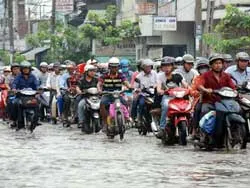 PV ông Đỗ Tấn Long -  Trưởng Phòng quản lý thoát nước về công tác chống ngập nước trên địa bàn thành phố