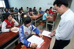 Sáng nay, khoảng 400.000 thí sinh cả nước dự kì thi tuyển sinh vào 188 trường CĐ hệ chính quy