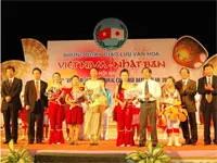 Những việc làm thắm tình hữu nghị