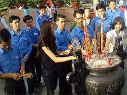 Thành ủy sơ kết 6 tháng thực hiện chủ đề năm Thanh niên 2011