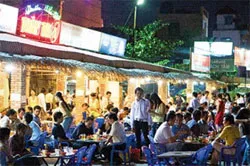 Thấy gì từ mức tiêu thụ rượu bia tăng vọt