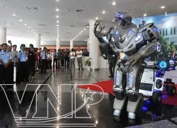 Ra mắt Robot Titan khổng lồ của Anh Quốc