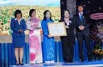 Hệ thống siêu thị Vinatex Mart đón nhận Huân chương Lao động hạng III