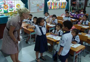 Dạy tiếng anh tiểu học: Mỗi trường mỗi kiểu