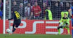 Messi ghi bàn thứ 200, Barca đoạt vé vào vòng knock-out