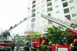 PV Đại tá Lê Tấn Bửu - PGĐ Sở Cảnh sát PCCC TPHCM về công tác PCCC thời gian qua và những tháng cuối năm 2011