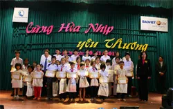 Trao Học bổng An sinh giáo dục cho gần 200 học sinh nghèo vượt khó