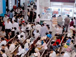 Các bệnh viện chuyên khoa trên địa bàn TPHCM: Giải quyết quá tải - Bài toán chưa có lối ra!