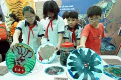Khai mạc Triển lãm SOS - Giáo dục bảo vệ động vật hoang dã khỏi tiêu thụ trái phép
