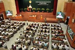 Băn khoăn về các con số dự toán thu - chi ngân sách của thành phố