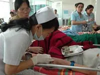 Cùng với nhiệm vụ phát triển kinh tế là tập trung các chính sách chăm lo cho giáo dục, y tế và người dân thành phố