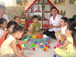 Q10 dẫn đầu phổ cập mầm non cho trẻ 5 tuổi