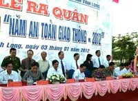 Ra quân thực hiện năm an toàn giao thông 2012 đồng loạt trên cả nước
