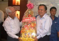 Chủ tịch UBND TP Lê Hoàng Quân thăm công ty Môi trường đô thị TPHCM