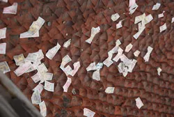 Nhếch nhác lễ hội