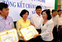 Tổng kết công tác chăm lo Tết Nhâm Thìn