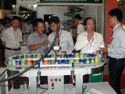 Khai mạc triển lãm chế biến, đóng gói bao bì và nguyên vật liệu nhựa, cao su 2012