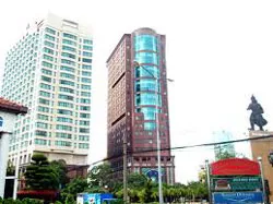 TPHCM: Xem xét điều chỉnh chức năng một số công trình từ văn phòng, khách sạn sang thành căn hộ cho người dân