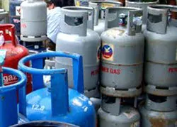 Giá gas trong nước lại tăng mạnh lên 477.000 đồng/bình 12kg