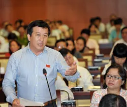 Khai mạc kỳ họp thứ 4 HĐND TPHCM khóa VIII - Chuyên đề “An toàn giao thông năm 2012”