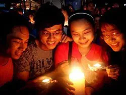 TPHCM hưởng ứng tích cực Giờ Trái Đất năm 2012