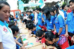 Nhiều hoạt động diễn ra trong ngày hội Thanh niên năm 2012