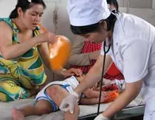 Giảm tử vong tay chân miệng - vấn đề cấp bách trong điều trị hiện nay