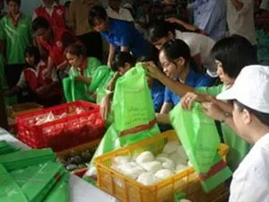 Sôi động ngày hội Tái chế chất thải 2012