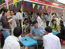 Khai mạc Hội chợ hàng giảm giá phục vụ cho công nhân viên chức lao động