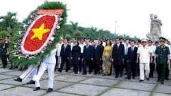 Lễ kỷ niệm 37 năm ngày giải phóng hoàn toàn miền Nam thống nhất đất nước (30/04/1975 - 30/04/2012)