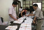Tuyển sinh ĐH-CĐ 2012: Hồ sơ giảm mạnh, trường gần nhà hút thí sinh