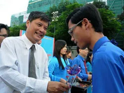 Thành Đoàn TPHCM tuyên dương thanh niên tiên tiến TPHCM làm theo lời Bác năm 2012