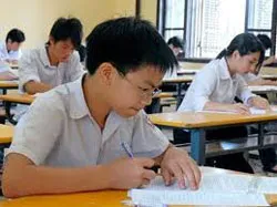 Cấm lợi dụng thi cử bắt học sinh học thêm trái quy định