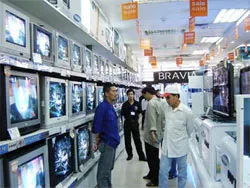 Ngành bán lẻ tìm lối đi riêng để vượt khó