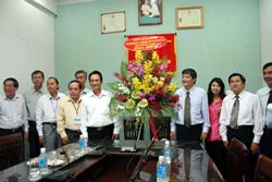 PBT Thường trực Thành ủy Nguyễn Văn Đua thăm Đài TNND TP nhân kỷ niệm 87 năm Ngày Báo chí Cách Mạng VN