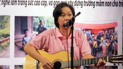 Dạy nghề, triển lãm và bán sản phẩm trang sức gây quỹ cho người khuyết tật
