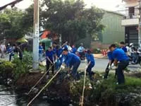 Tuổi trẻ lực lượng vũ trang TP.HCM tình nguyện giúp dân