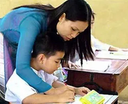 Ra quân chương trình dạy kèm miễn phí cho học sinh nghèo
