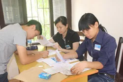 Sáng nay, thí sinh làm thủ tục thi cao đẳng năm 2012