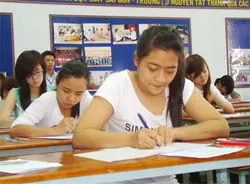Ngày đầu thi Cao đẳng nhẹ nhàng