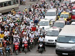An toàn giao thông thành phố: Có chuyển biến nhưng chưa bền vững